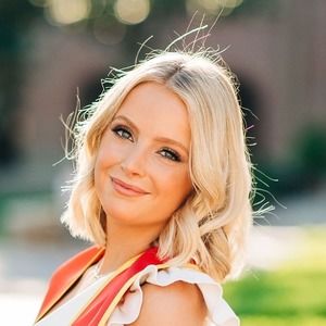 Meet your Posher, Caroline